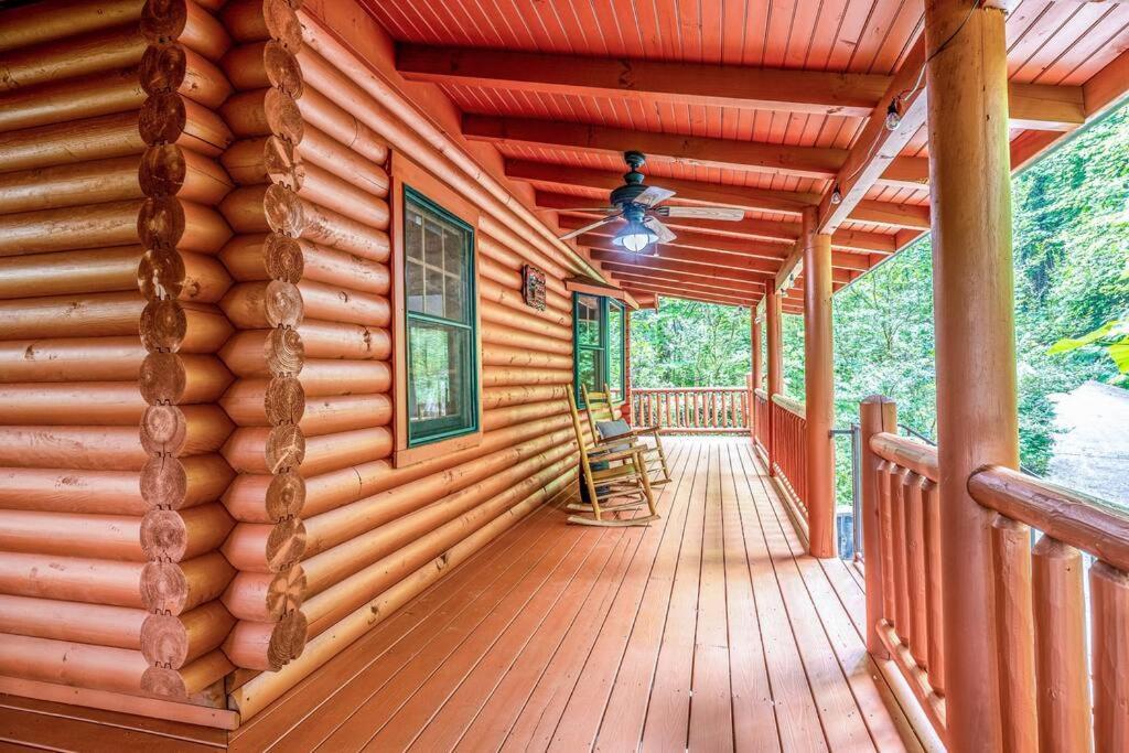 Spacious 7br Modern Rustic Log Retreat, Hot Tub, Arcade Сasa de vacaciones