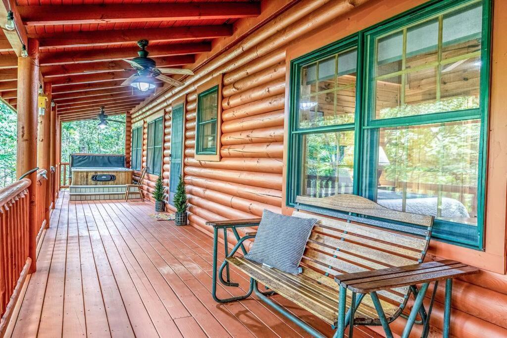 Spacious 7br Modern Rustic Log Retreat, Hot Tub, Arcade Сasa de vacaciones